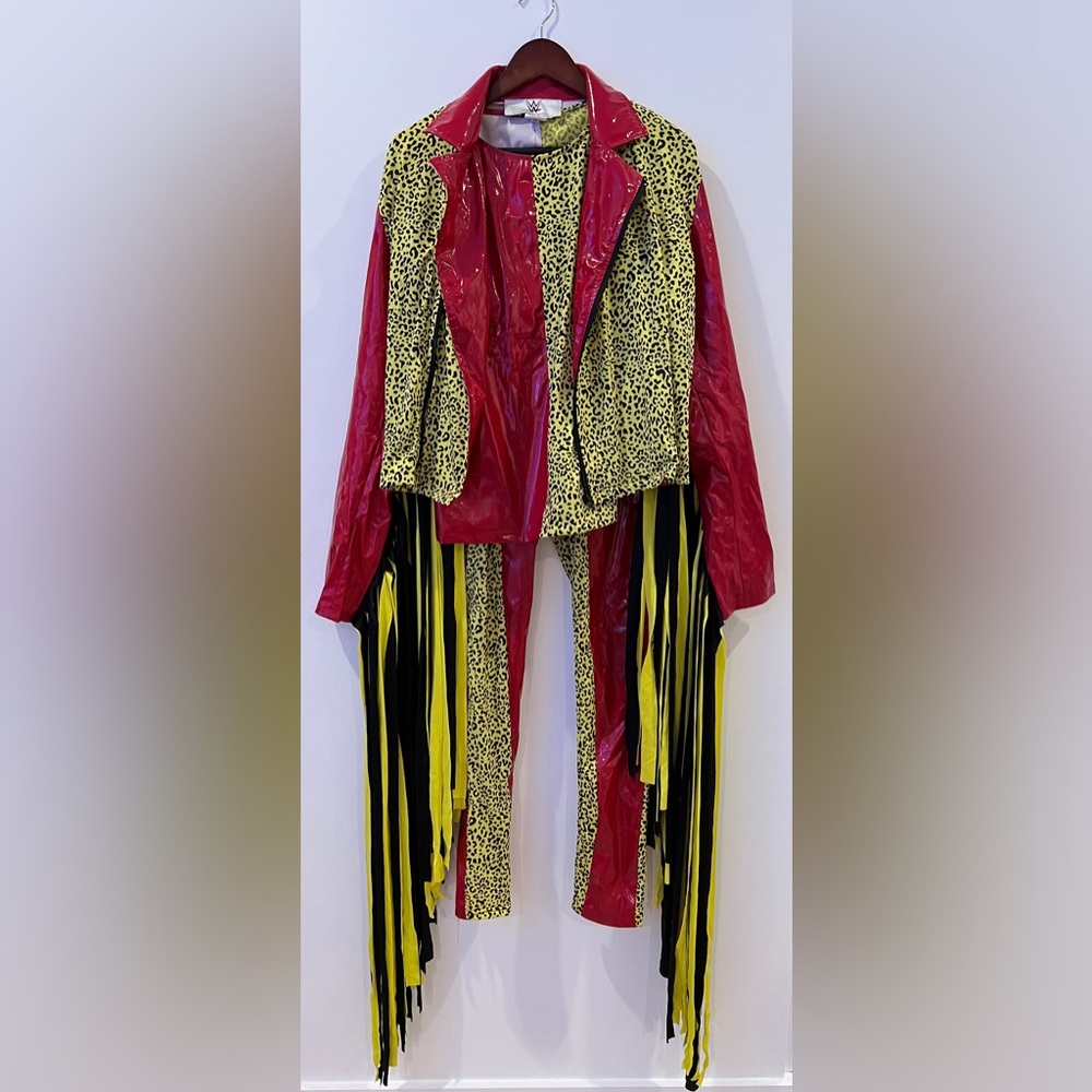 Randy Savage macho man costume size M wig, mustache, hat, hand wraps & bandana